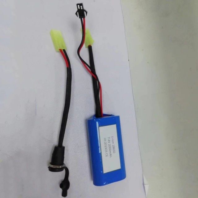 Paquete de baterías de iones de litio 18650 personalizado 2cells en serie con conector de barril DC5521 femenino