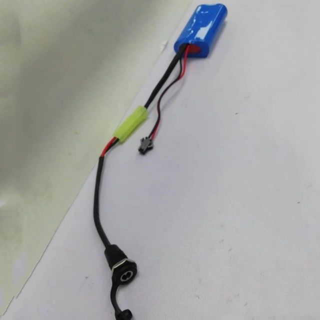Paquete de baterías de iones de litio 18650 personalizado 2cells en serie con conector de barril DC5521 femenino