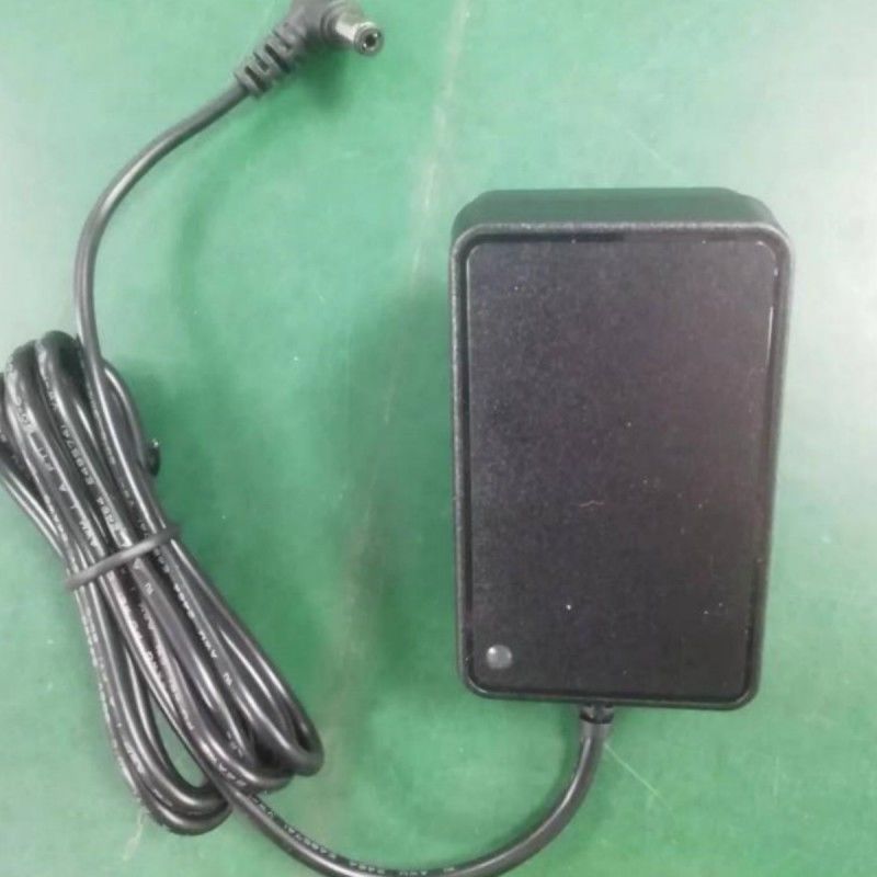 Cargador de batería 12V 2A US Plug DC Bend Head 90° 2.1 mm Jack de barril Dos Amperios
