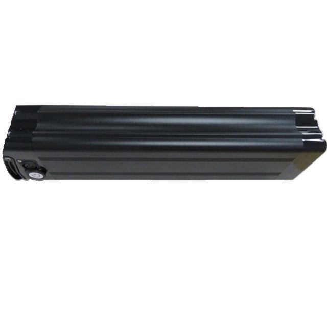 Paquete de baterías de pescado de plata 48V 15Ah para ebike con puerto de carga de cabeza de cañón 3P