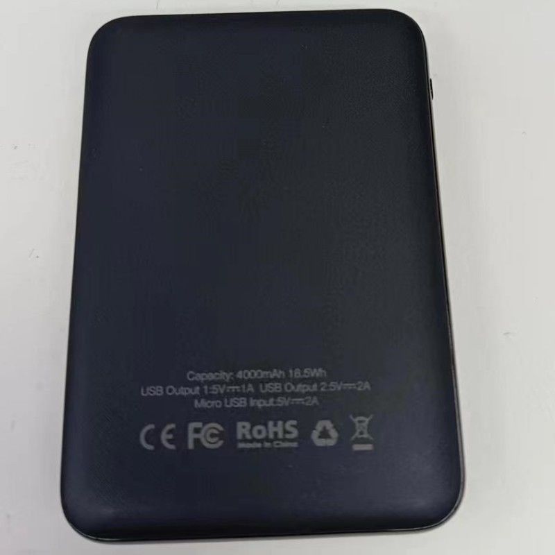 Mini Powerbank más rápido 4000mAh 5V 2A Banco de energía de batería super delgada de tamaño de palma